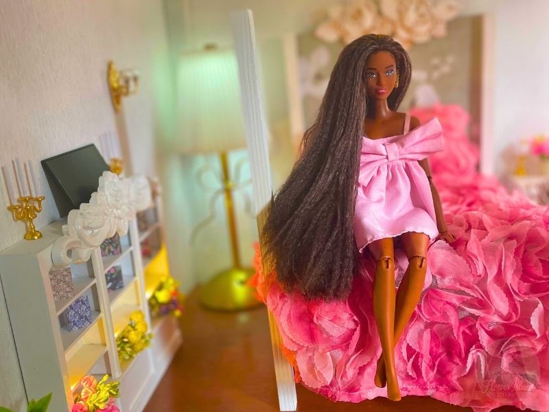 How To Set Up & Decorate Your Dollhouse Bedroom