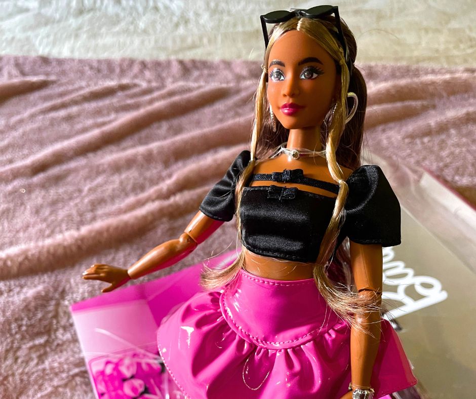 Barbie Deluxe Style Doll #16 Review