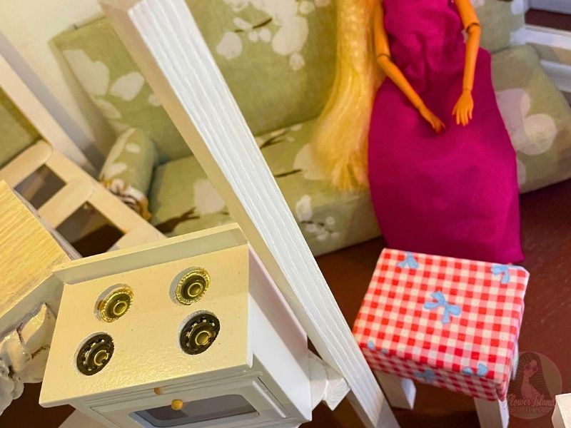 Essential Furniture & Appliances For Your Dollhouse
