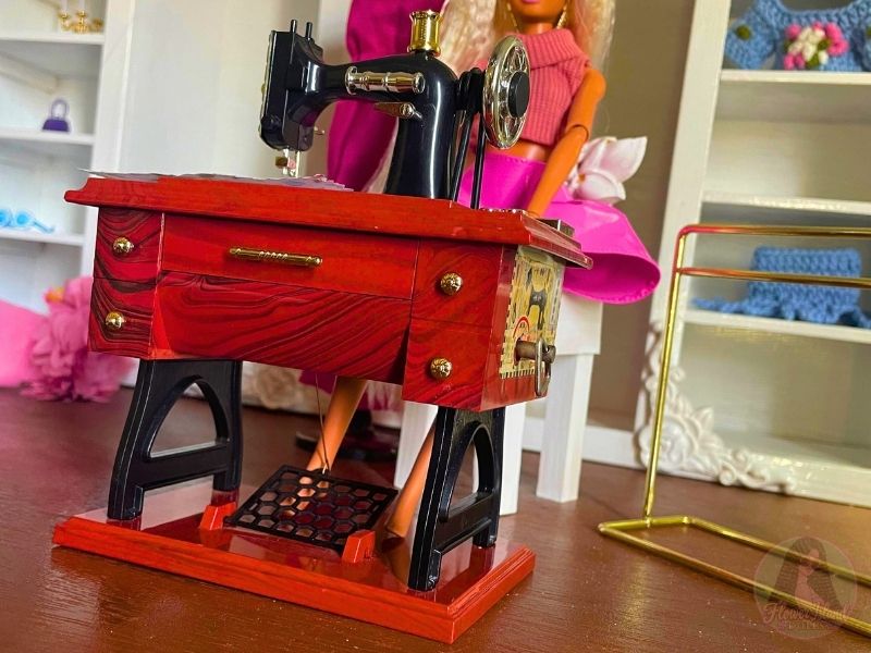 My Miniature Dollhouse Sewing Machine