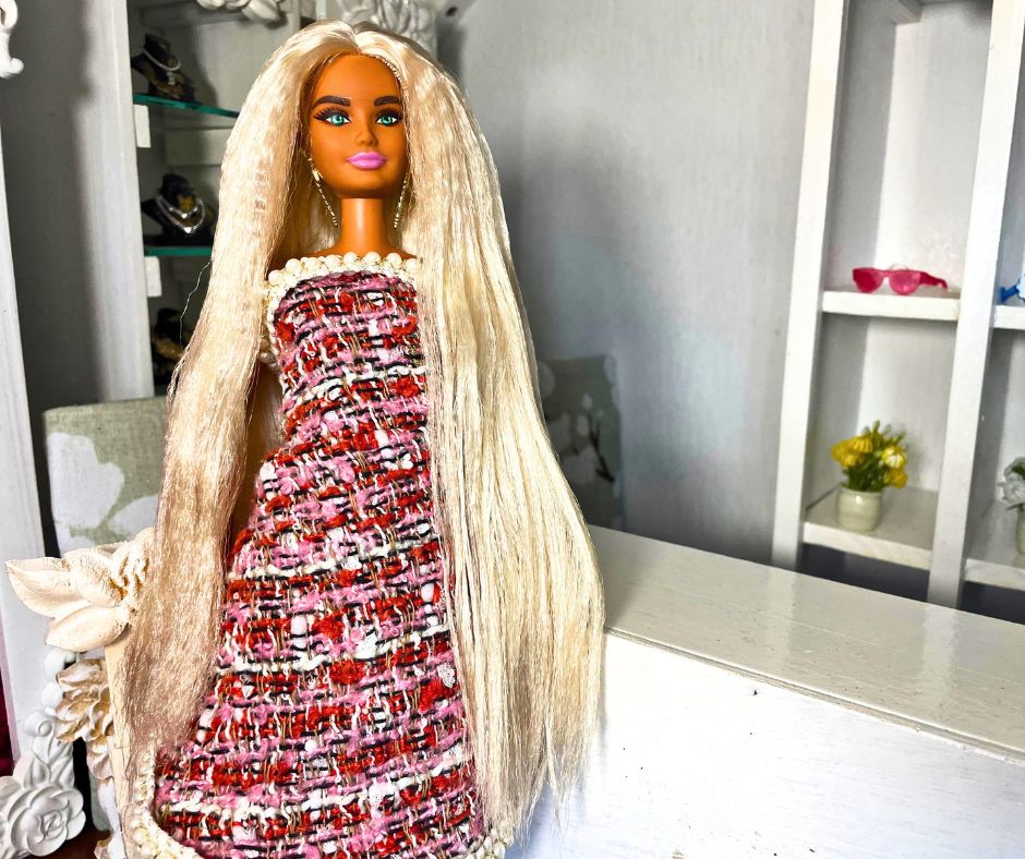 Pearl-Trimmed Tweed Fashion Doll Dress – Free PDF Sewing Pattern & Tutorial