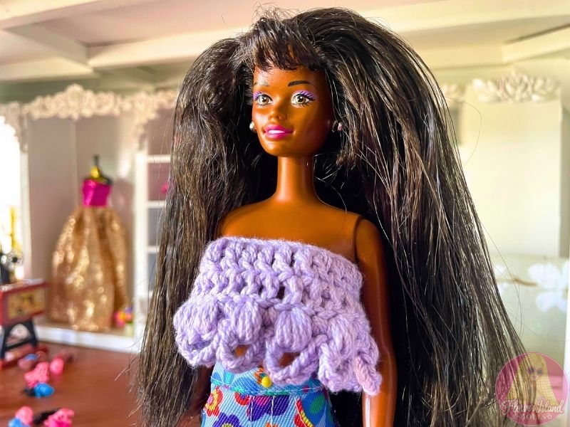 Crochet Scalloped Bobble Fashion Doll Blouse – Free Pattern & Tutorial
