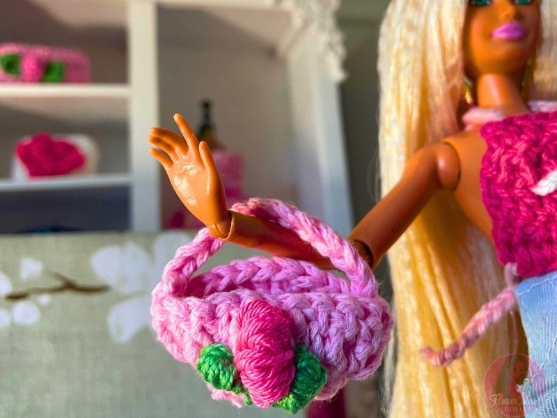 Pink Rosebud Crochet Fashion Doll Handbag Free Pattern & Tutorial