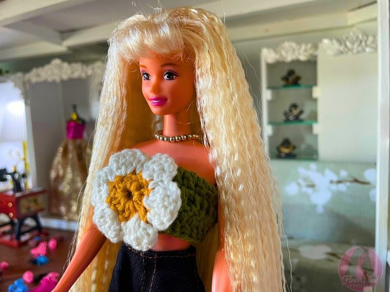 Crochet Daisy Flower Fashion Doll Blouse Free Pattern & Tutorial