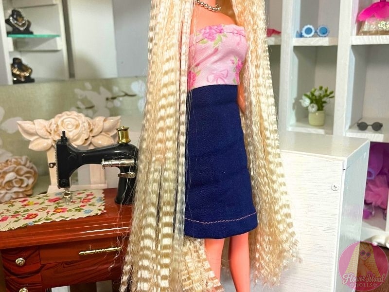 Chic Denim & Floral Fashion Doll Dress – Free PDF Sewing Pattern & Tutorial